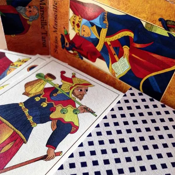 Detalle del papel y la caja